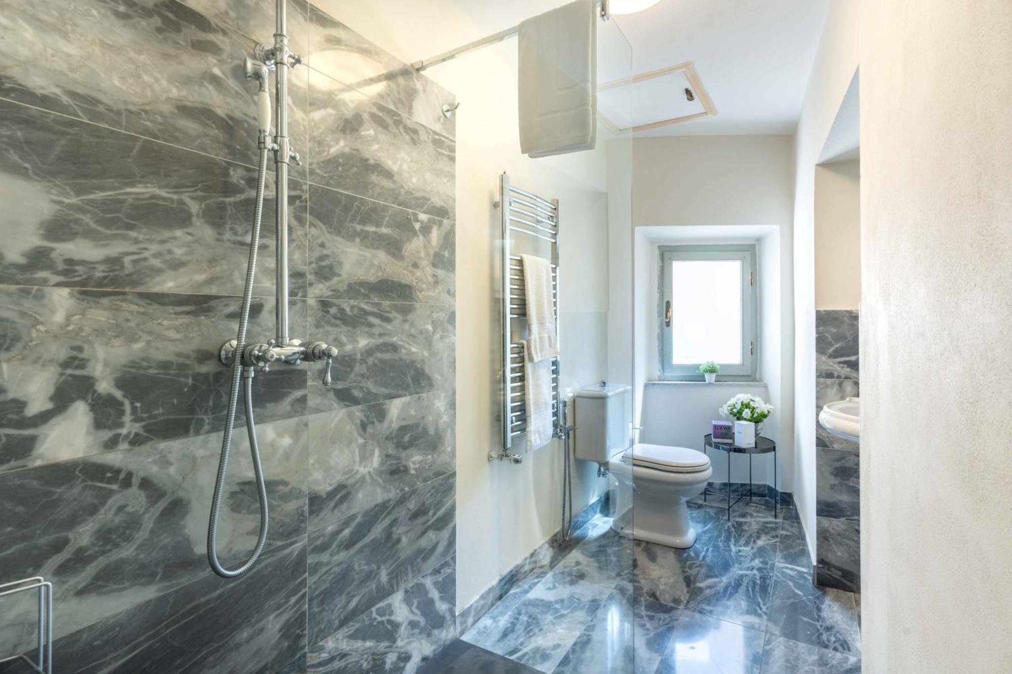 Luxury Apartment Angelio Barga Extérieur photo